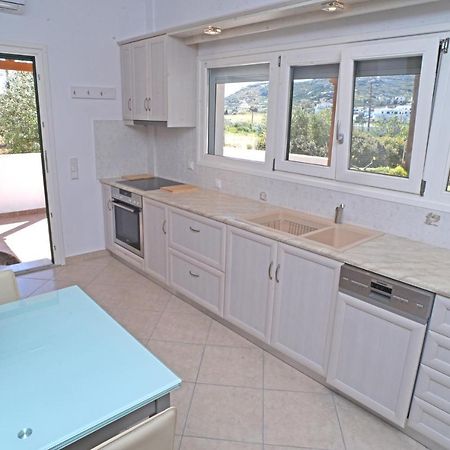 Bernie House 2 Apartment Melanes Bagian luar foto