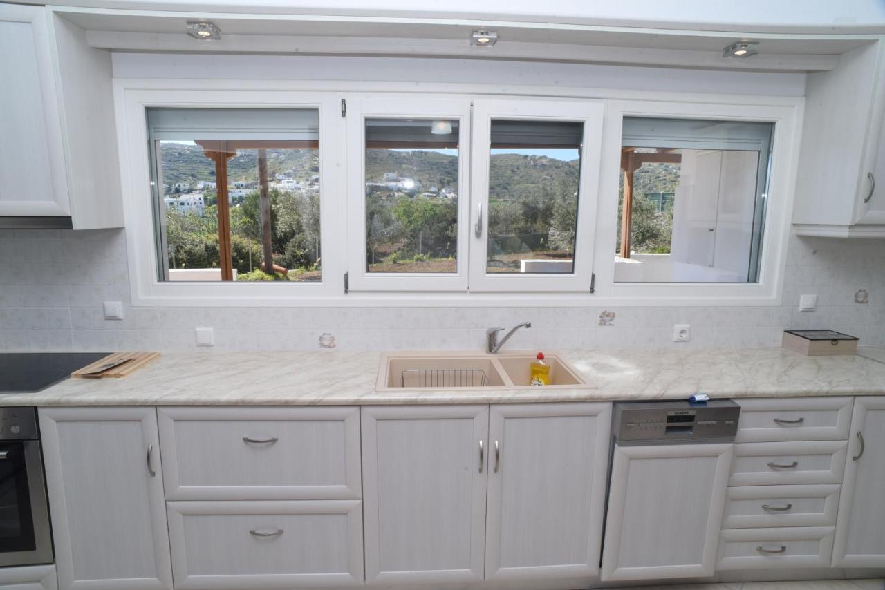 Bernie House 2 Apartment Melanes Bagian luar foto