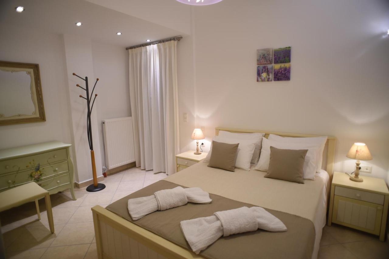 Bernie House 2 Apartment Melanes Bagian luar foto