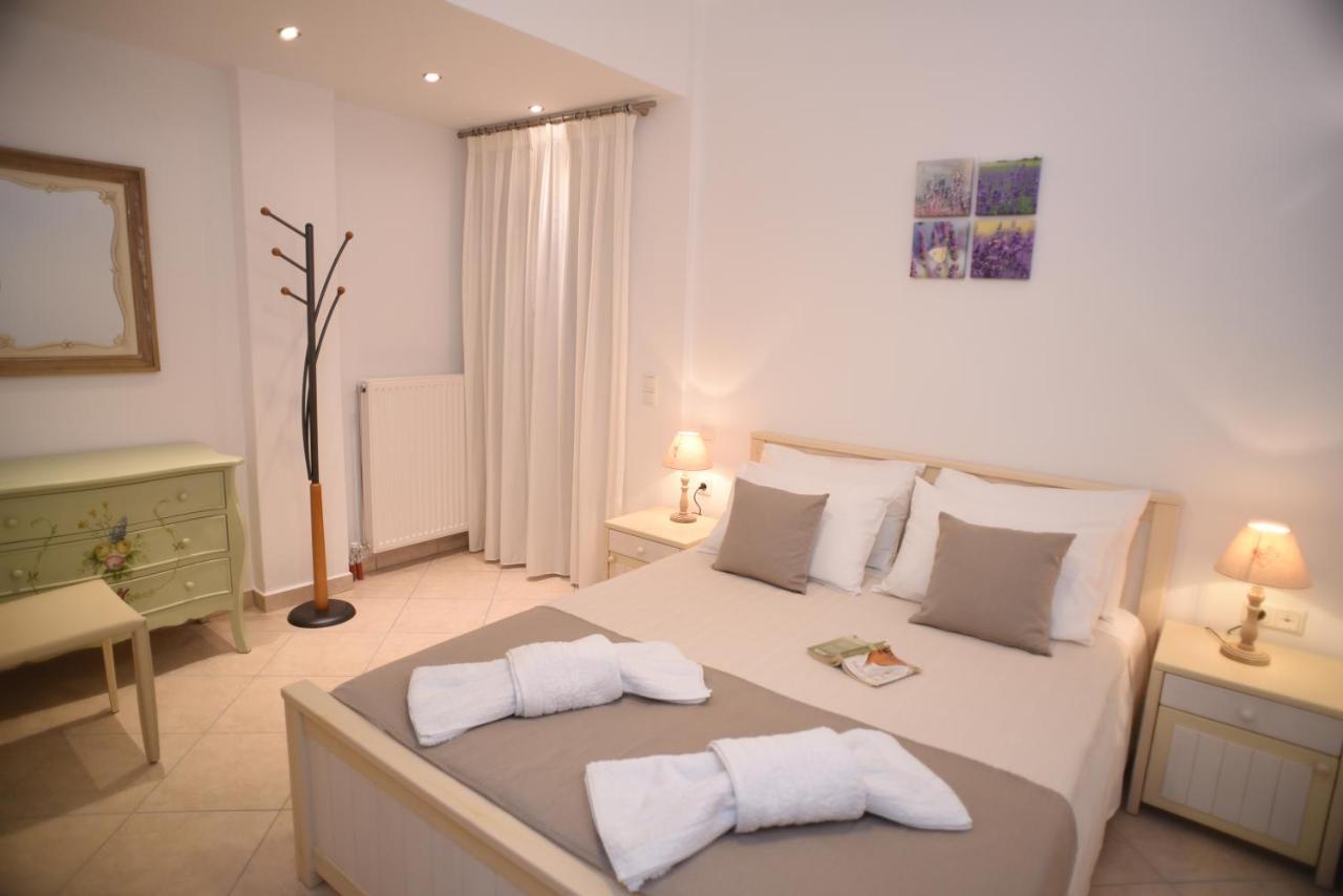 Bernie House 2 Apartment Melanes Bagian luar foto